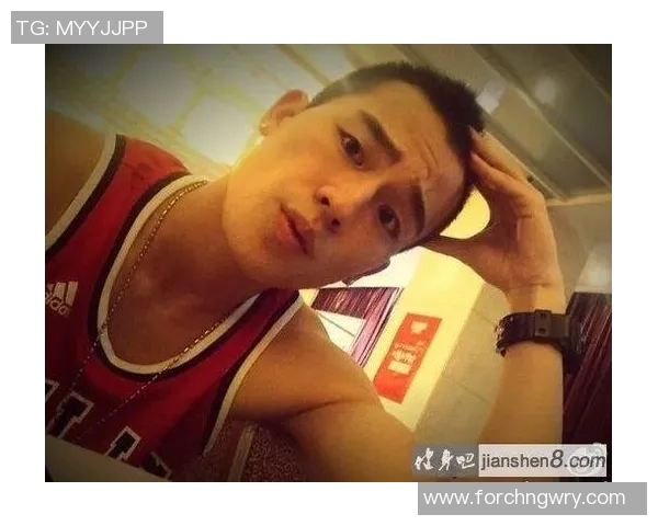 足球明星腹肌对比图揭示健身秘密谁才是肌肉王者的真正代表