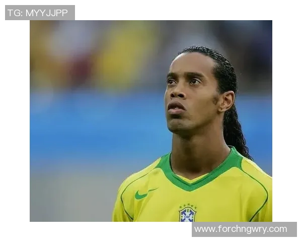 足球明星赛小罗闪耀全场展现传奇风采与球技魅力引发热烈反响