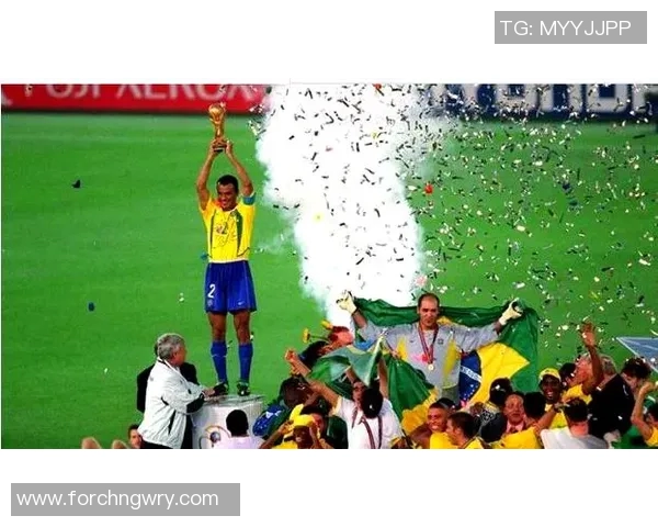 探讨13号球衣背后的足球明星与传奇故事