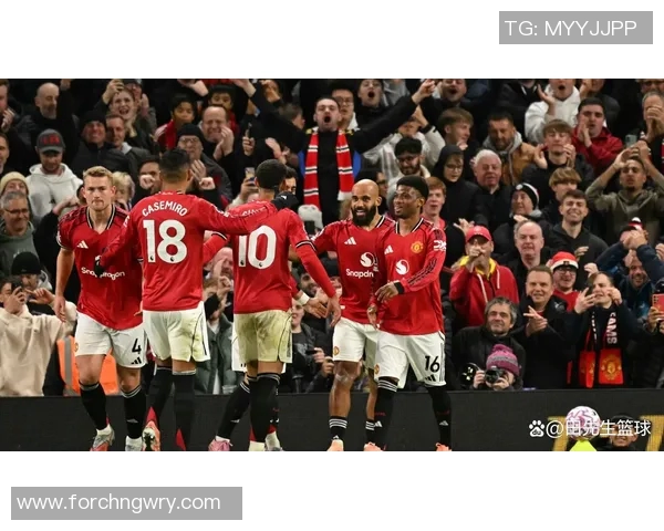 曼联主场狂胜利物浦四比一经典对决再现红魔风采 曼联主场狂胜利物浦四比一经典对决再现红魔风采