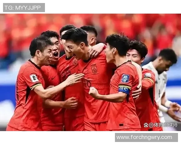 伊朗国足主场热情高涨球迷齐聚为球队加油助威